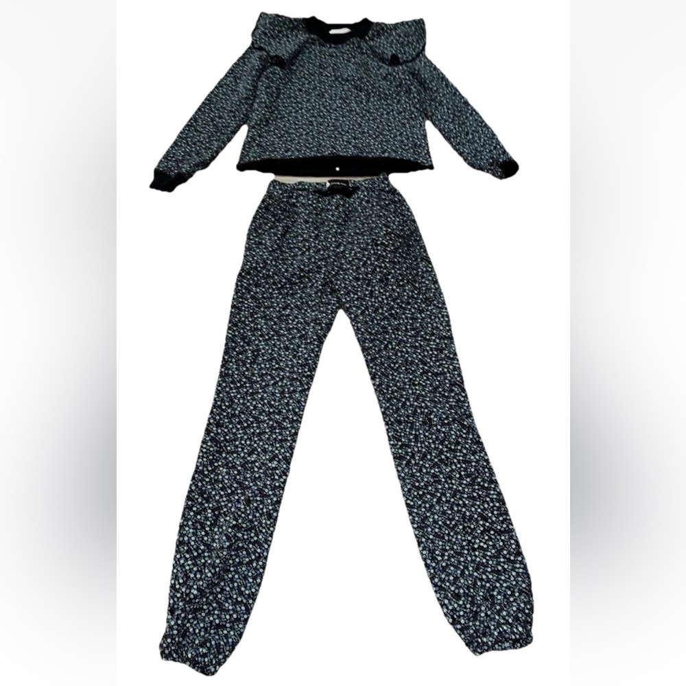 Something Navy Blue Floral Ruffle Top and Jogger Set EUC Size M-L Girls?